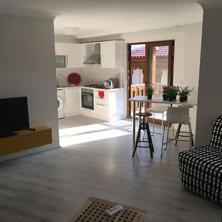 Artur Apartment *
